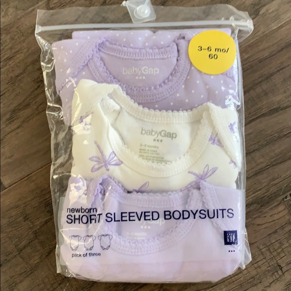 Baby gap onesies